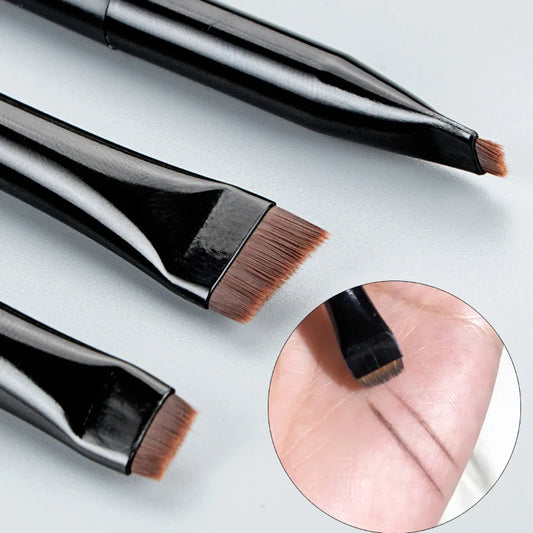 Präzision, die den Unterschied macht – Das 3-teilige Karsyngirl Eyeliner & Brow Brush Set