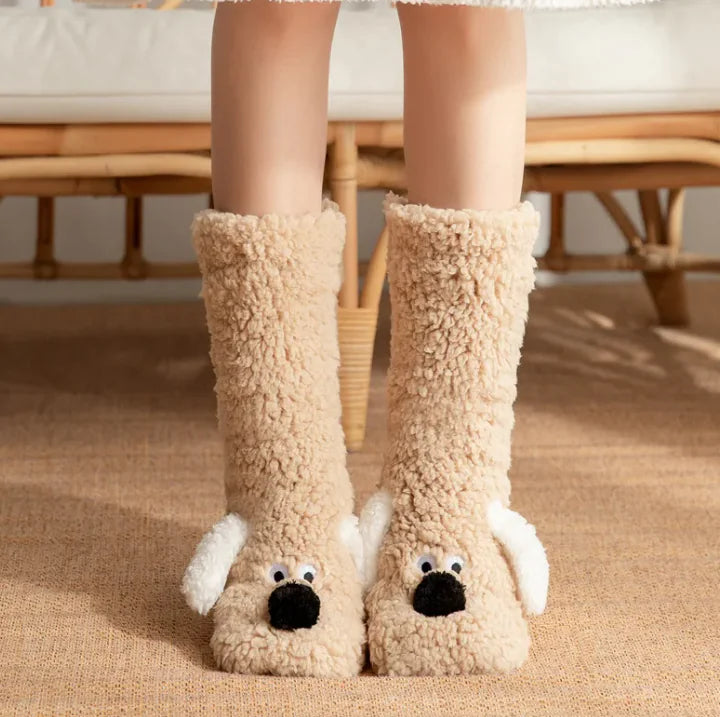 Plüsch Hundesocken Damen – Warm & Niedlich