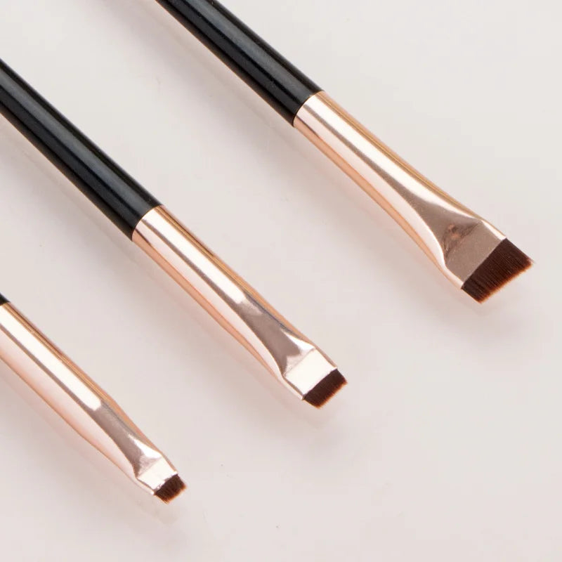 Präzision, die den Unterschied macht – Das 3-teilige Karsyngirl Eyeliner & Brow Brush Set