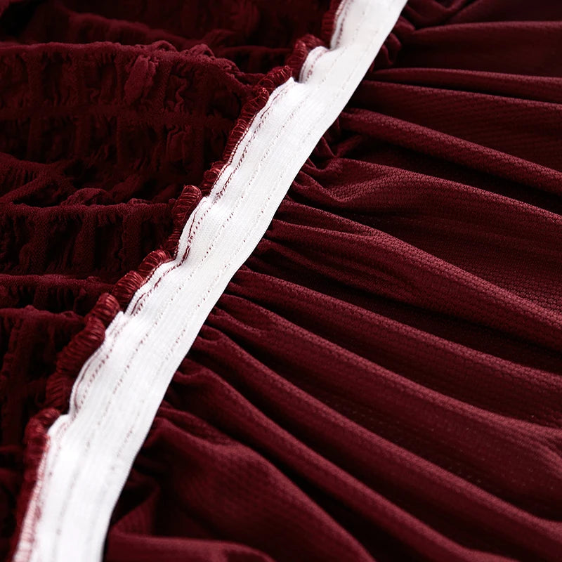 „Dunkelheit, die gut tut“ – Der hochelastische Sofabezug mit Luftpolstergitter