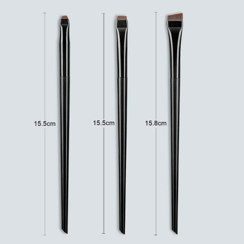 Präzision, die den Unterschied macht – Das 3-teilige Karsyngirl Eyeliner & Brow Brush Set